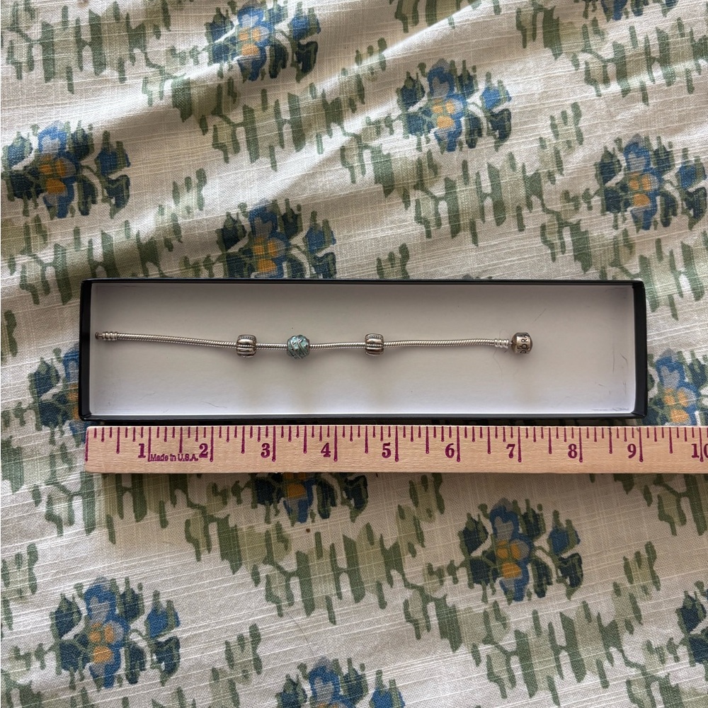 Silver Pandora Bracelet, never worn - Picture 4 of 4